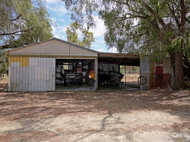 214 Newnham Road, Lake Clifton WA 6215