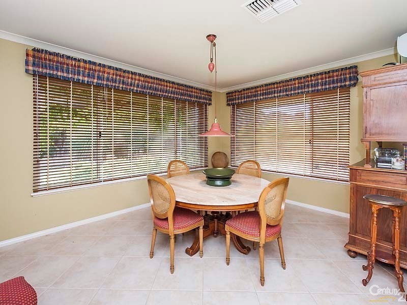 8  Honeytree Place, Falcon WA 6210