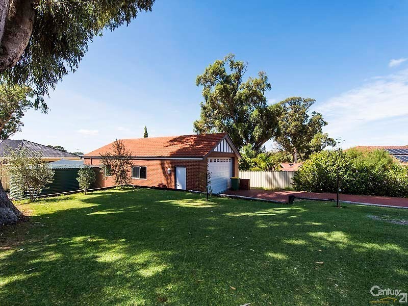 8 Nullewa Parkway, Lakelands WA 6180