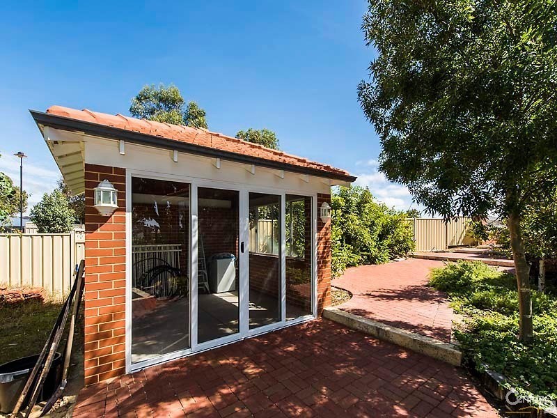 8 Nullewa Parkway, Lakelands WA 6180