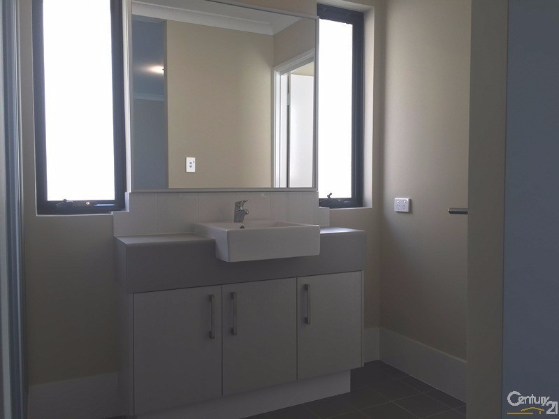 20 Gilroyd Way, Golden Bay WA 6174