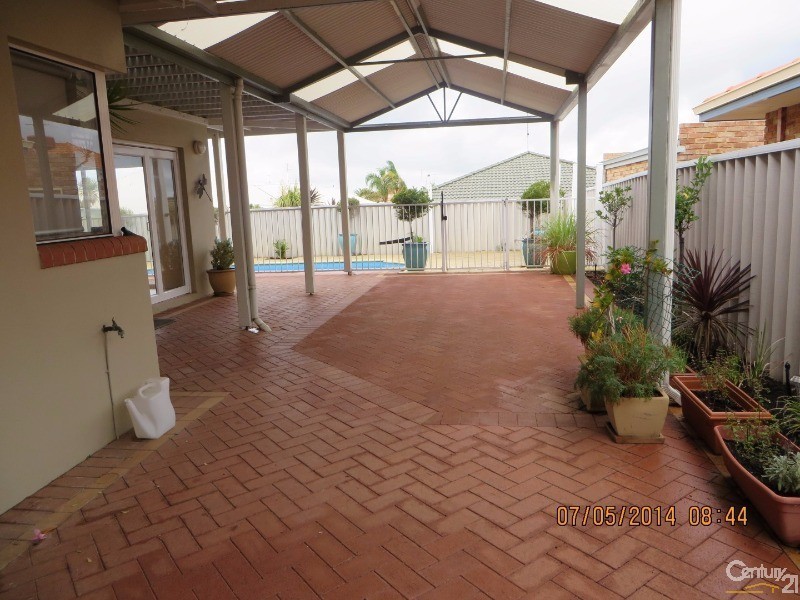 22 Leveque Loop, San Remo WA 6210