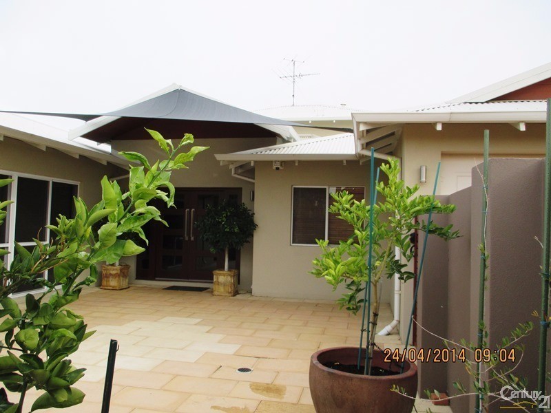 22 Leveque Loop, San Remo WA 6210