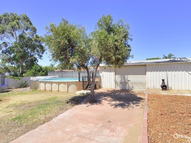 14 Satinash Retreat, Halls Head WA 6210