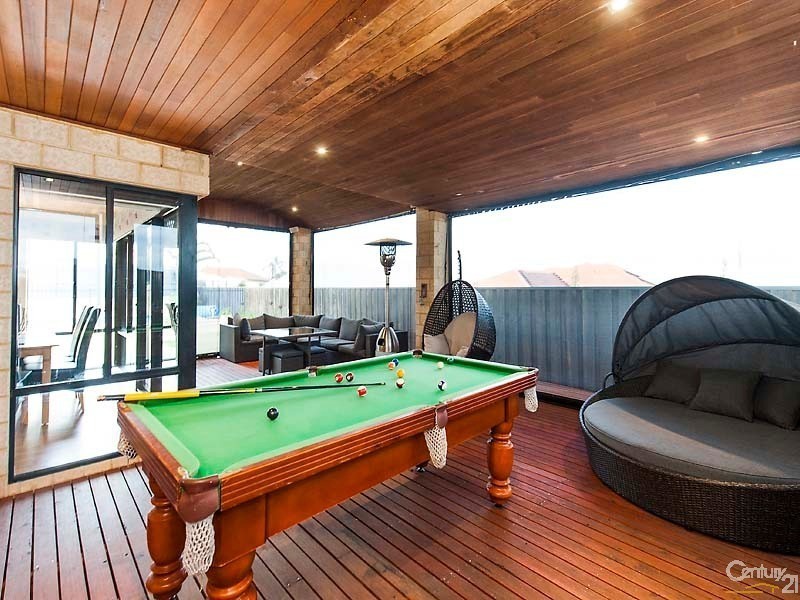 16 Highview Rise, Halls Head WA 6210