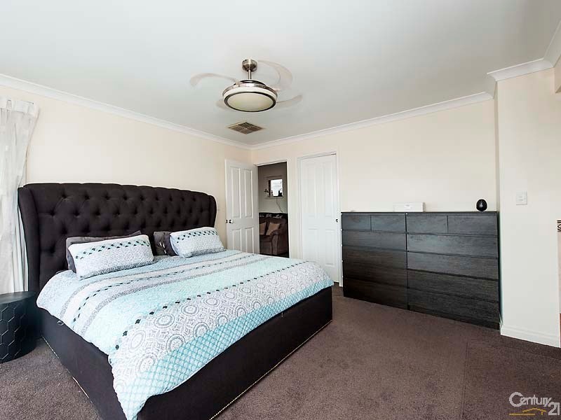 16 Highview Rise, Halls Head WA 6210