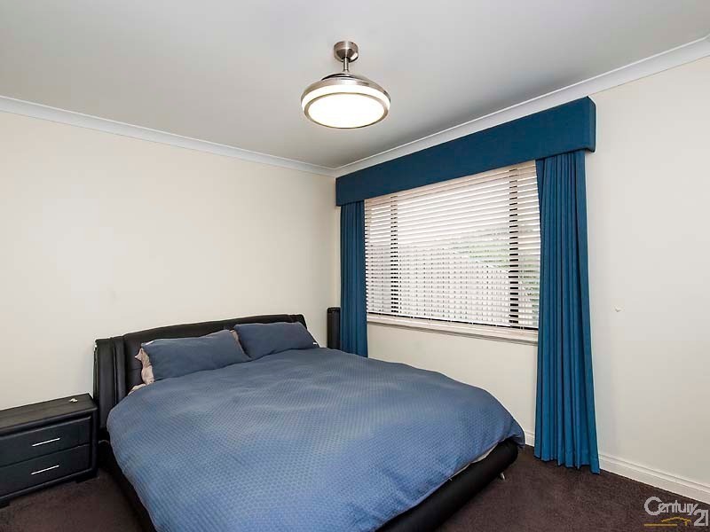 16 Highview Rise, Halls Head WA 6210