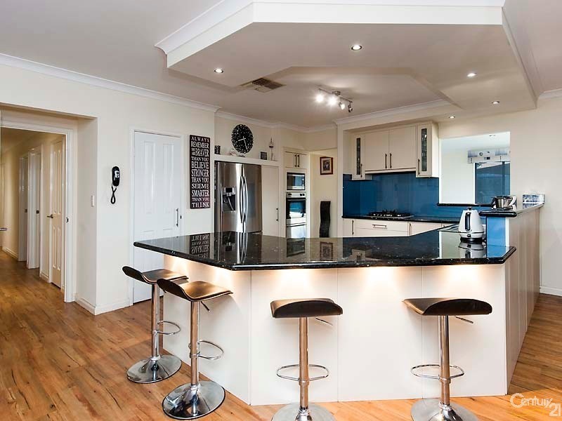 16 Highview Rise, Halls Head WA 6210