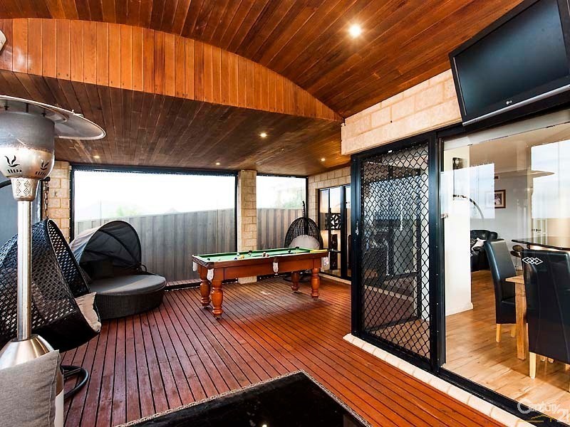 16 Highview Rise, Halls Head WA 6210