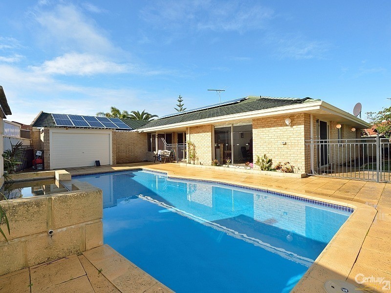 27 Peron Place, San Remo WA 6210