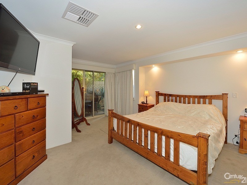 27 Peron Place, San Remo WA 6210