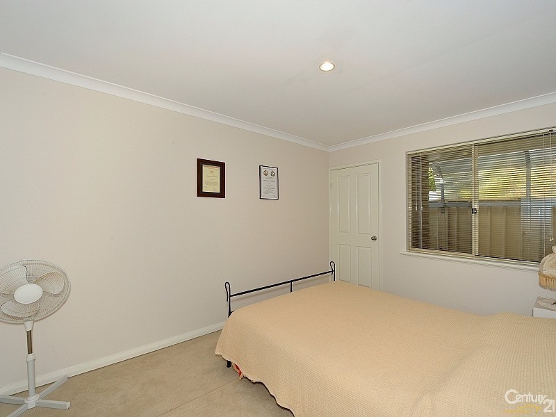 27 Peron Place, San Remo WA 6210