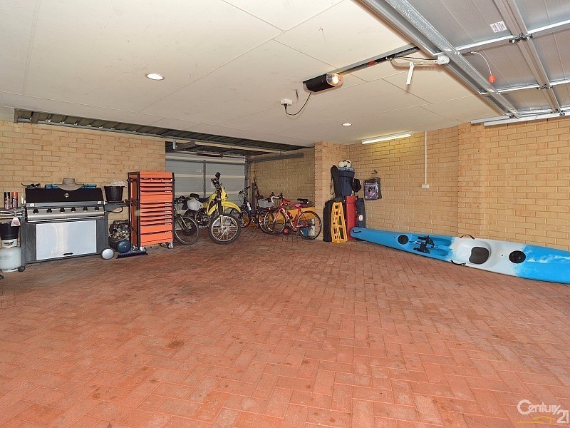 27 Peron Place, San Remo WA 6210