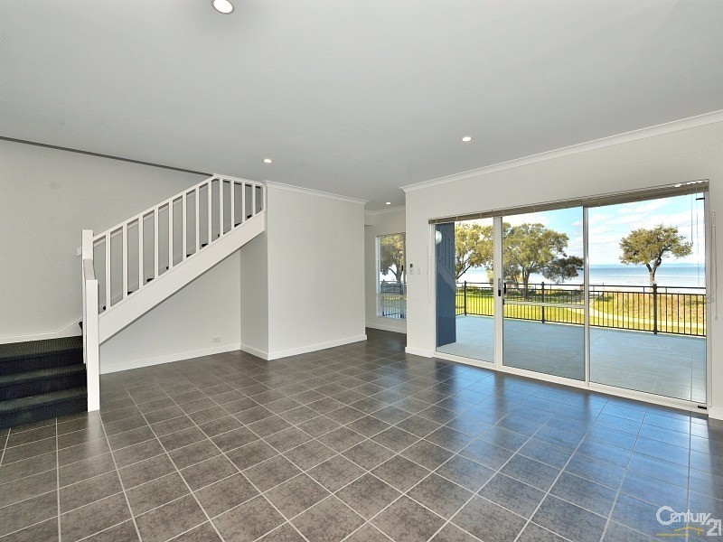 19/15 Kardan Loop, Falcon WA 6210