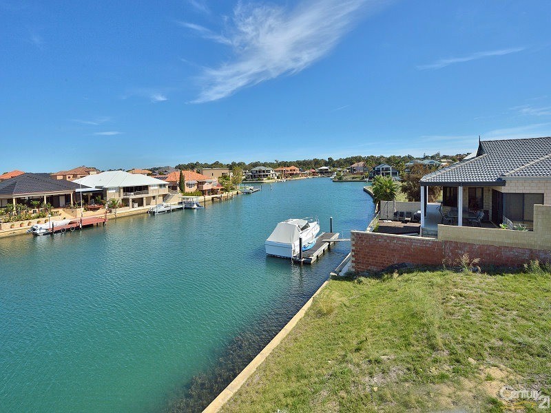 17 Genevieve Court, Halls Head WA 6210