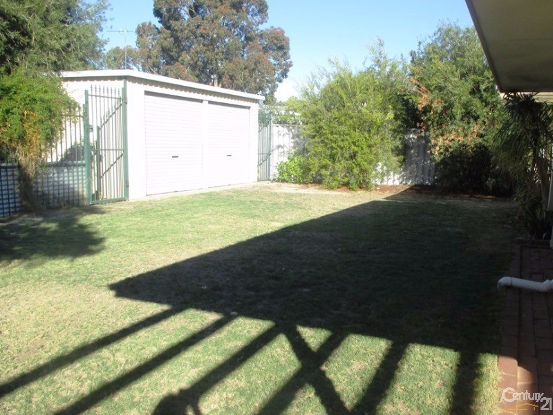 3 Feluga Court, Greenfields WA 6210