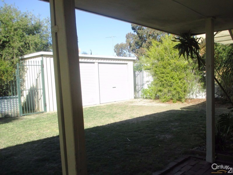 3 Feluga Court, Greenfields WA 6210