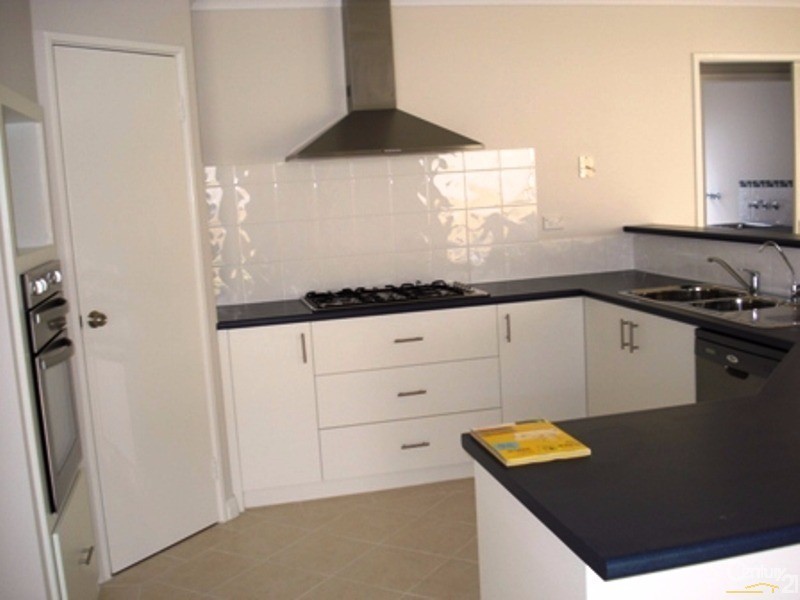 135 Meadow Springs Drive, Meadow Springs WA 6210