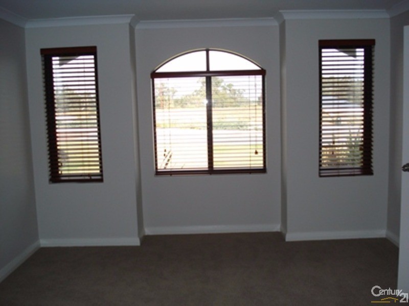 135 Meadow Springs Drive, Meadow Springs WA 6210