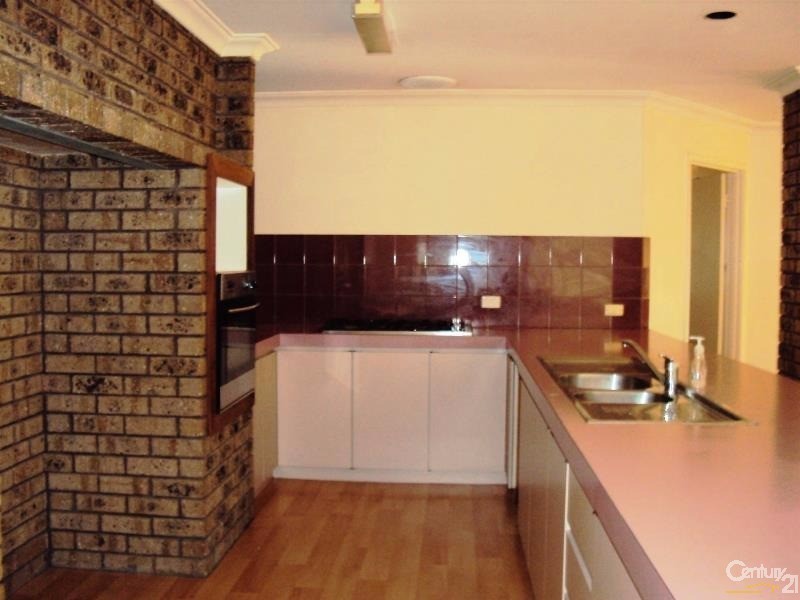 23 Hanson Way, Dudley Park WA 6210