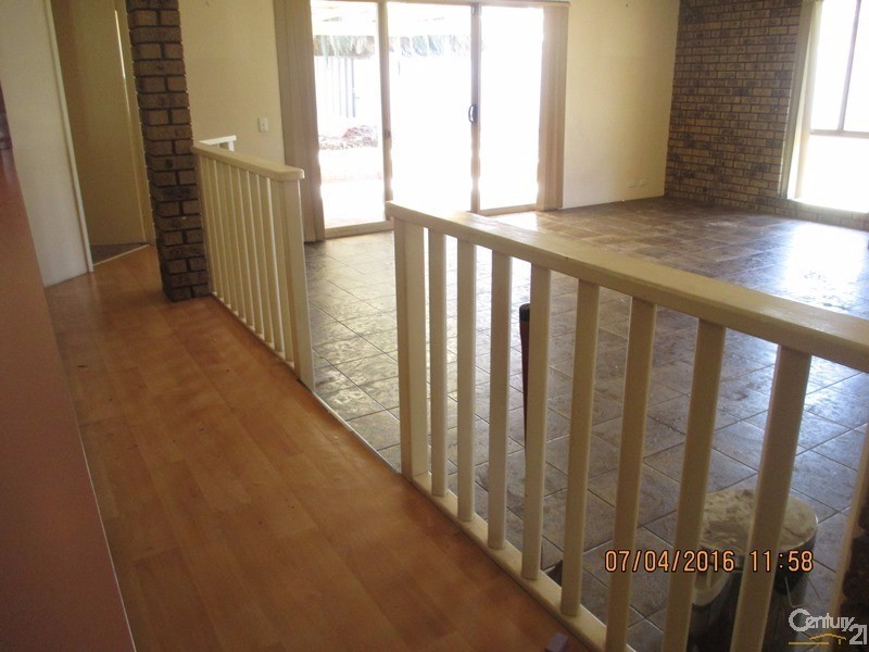 23 Hanson Way, Dudley Park WA 6210