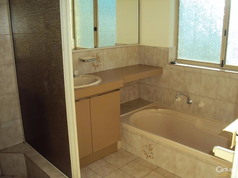 23 Hanson Way, Dudley Park WA 6210