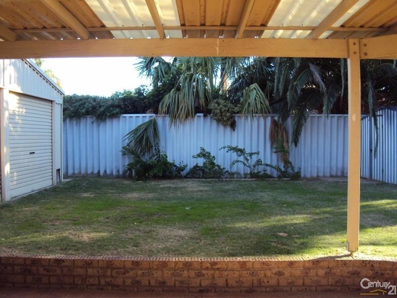 23 Hanson Way, Dudley Park WA 6210