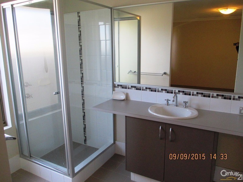 22 Wuralling Pass, Wannanup WA 6210