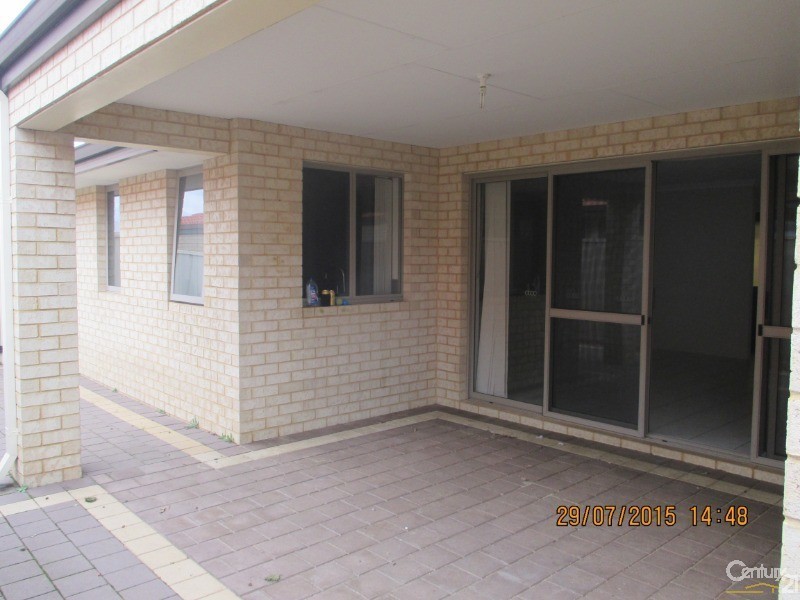 22 Wuralling Pass, Wannanup WA 6210