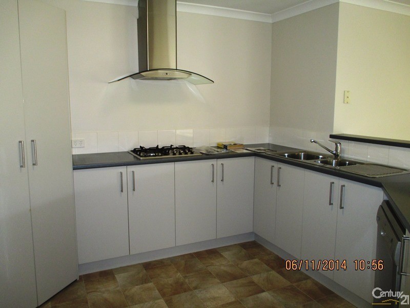 36 Santalum Circus, Halls Head WA 6210