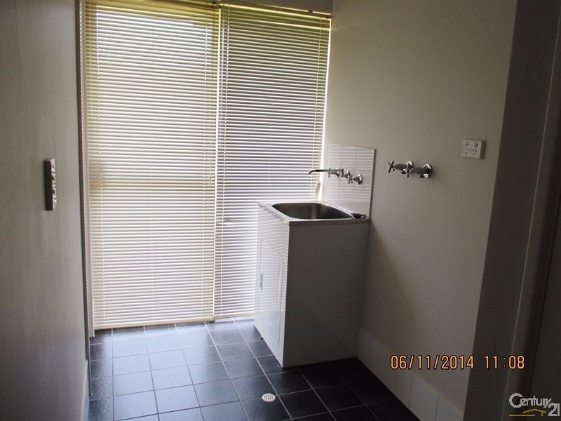 36 Santalum Circus, Halls Head WA 6210