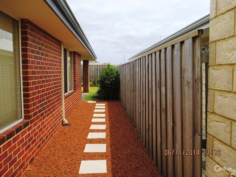 36 Santalum Circus, Halls Head WA 6210