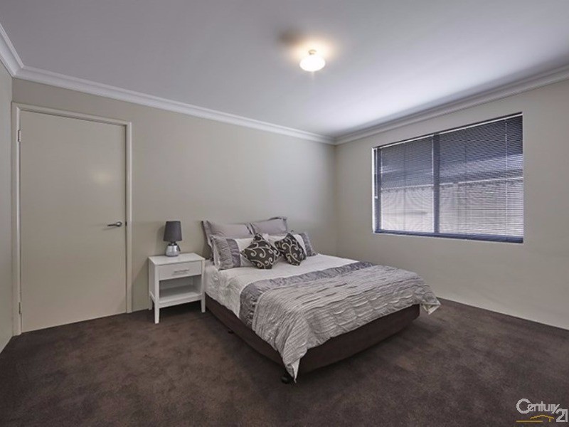 5 Karri Karri Pass, Lakelands WA 6180