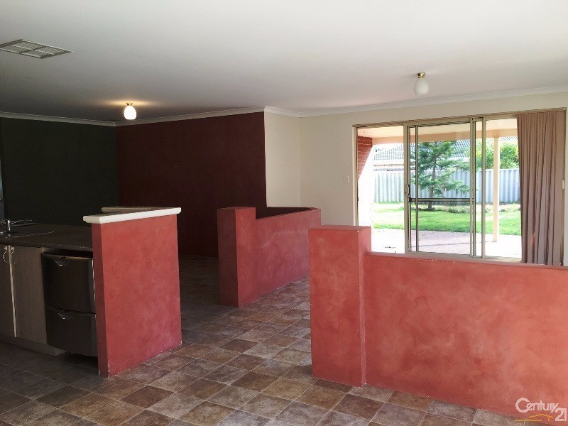 60 Oakmont Avenue, Meadow Springs WA 6210