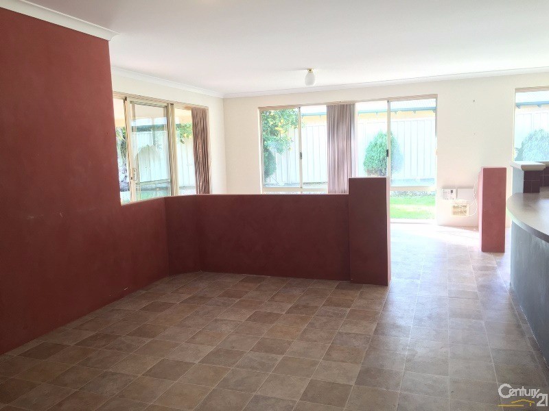 60 Oakmont Avenue, Meadow Springs WA 6210