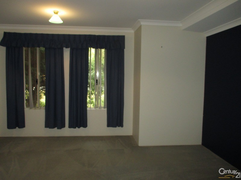 60 Oakmont Avenue, Meadow Springs WA 6210