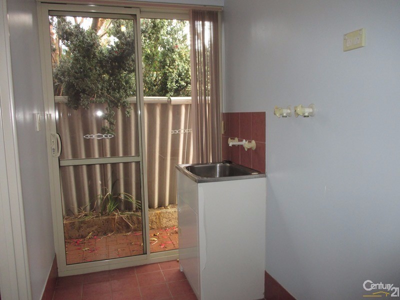 60 Oakmont Avenue, Meadow Springs WA 6210