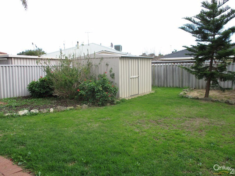 60 Oakmont Avenue, Meadow Springs WA 6210