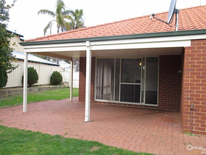 60 Oakmont Avenue, Meadow Springs WA 6210