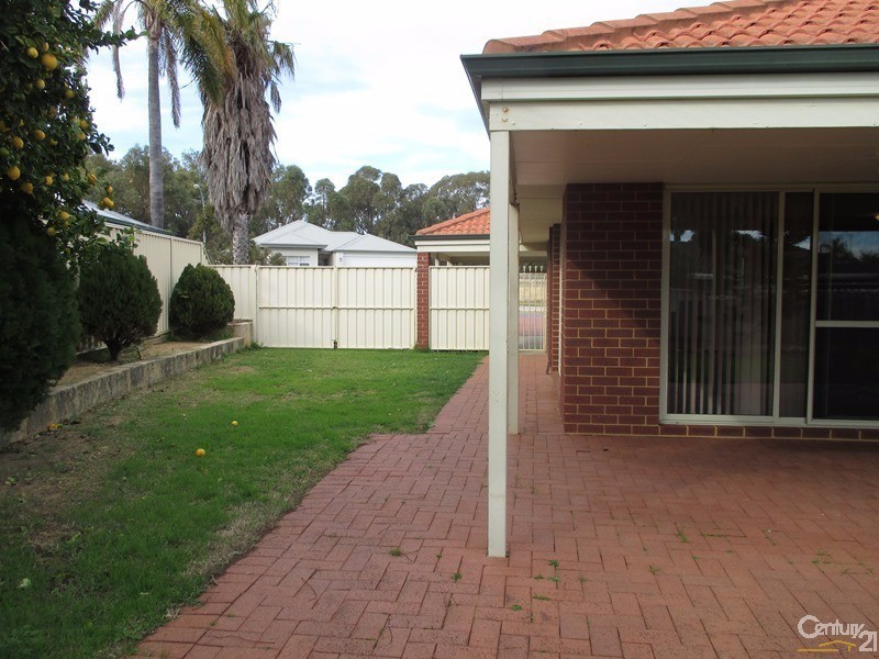 60 Oakmont Avenue, Meadow Springs WA 6210