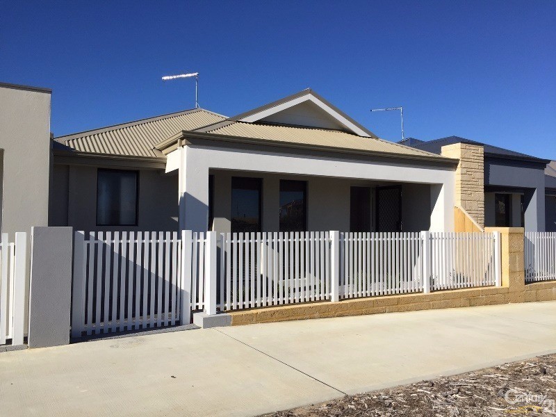 15 Tamarind Lane, Halls Head WA 6210