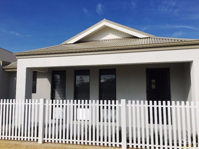 15 Tamarind Lane, Halls Head WA 6210
