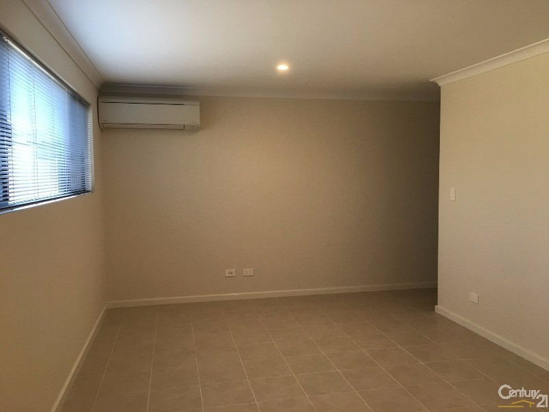 15 Tamarind Lane, Halls Head WA 6210