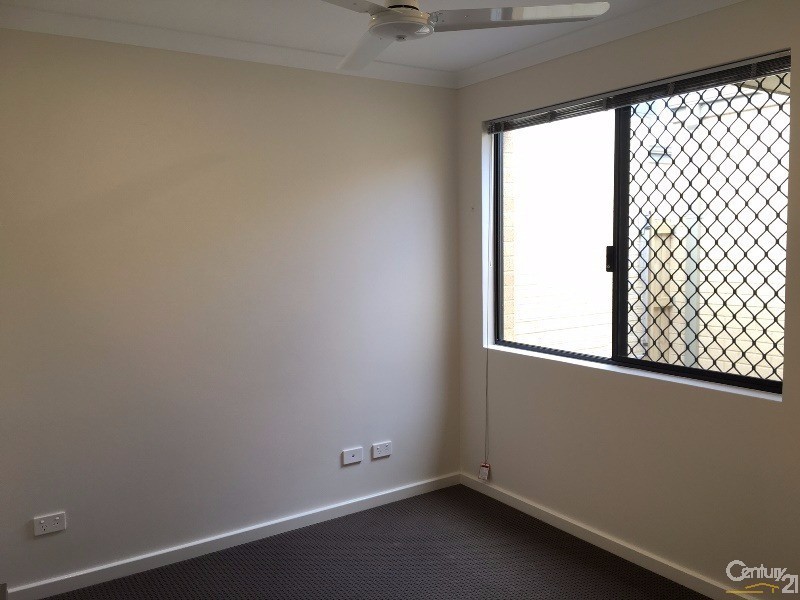 15 Tamarind Lane, Halls Head WA 6210