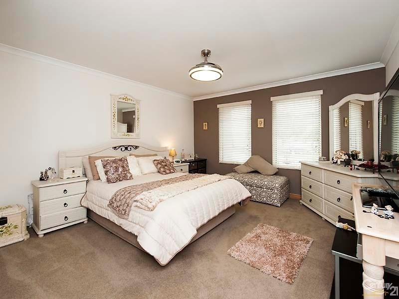 53 Leisure Way, Halls Head WA 6210