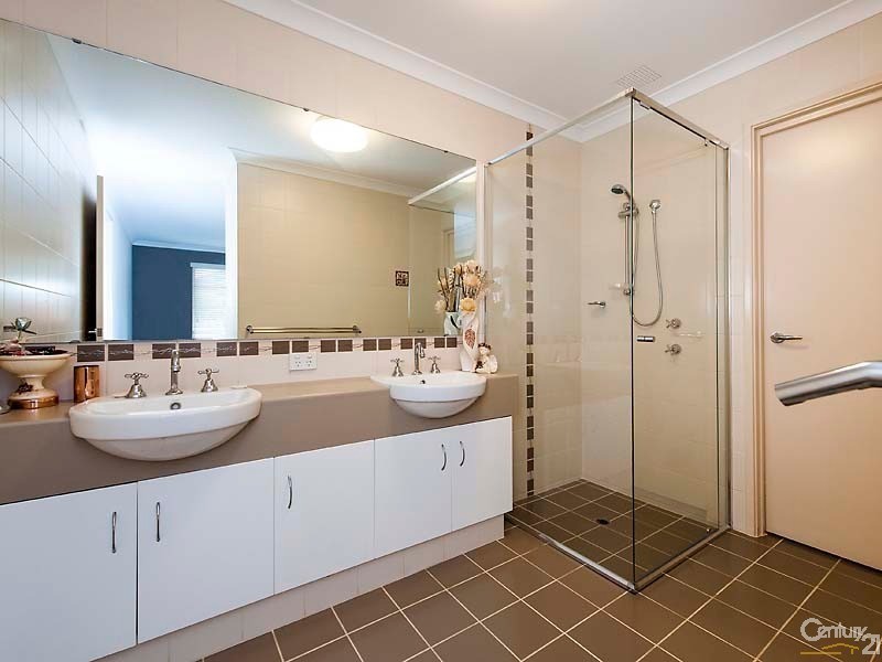 53 Leisure Way, Halls Head WA 6210