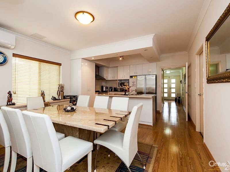 53 Leisure Way, Halls Head WA 6210