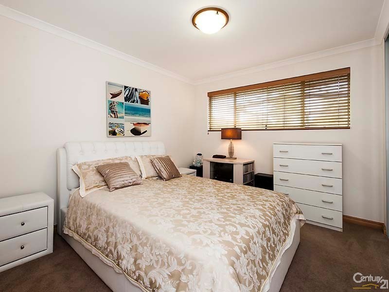 53 Leisure Way, Halls Head WA 6210