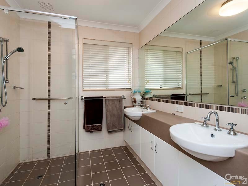 53 Leisure Way, Halls Head WA 6210