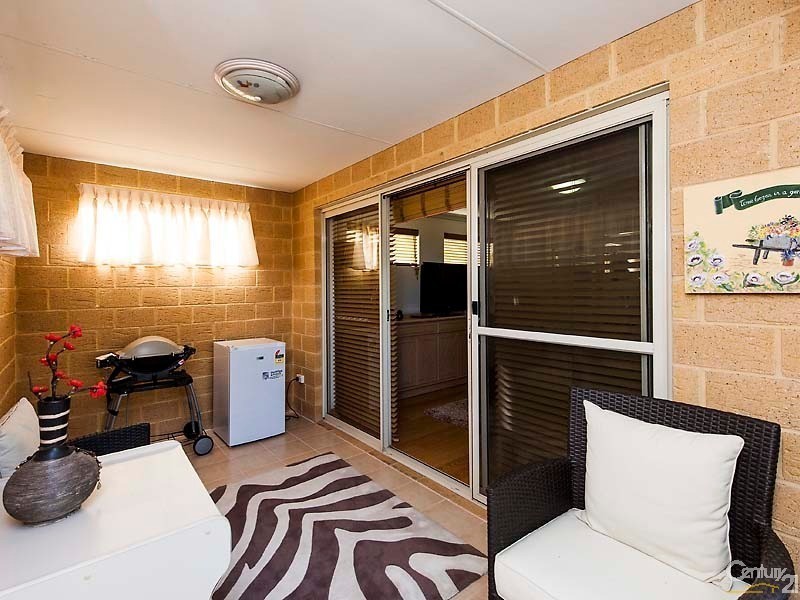 53 Leisure Way, Halls Head WA 6210